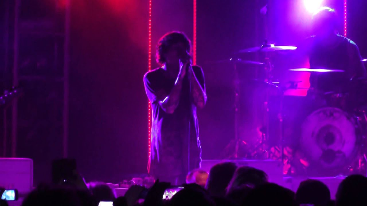 Bring Me The Horizon - Deathbeds (live)
