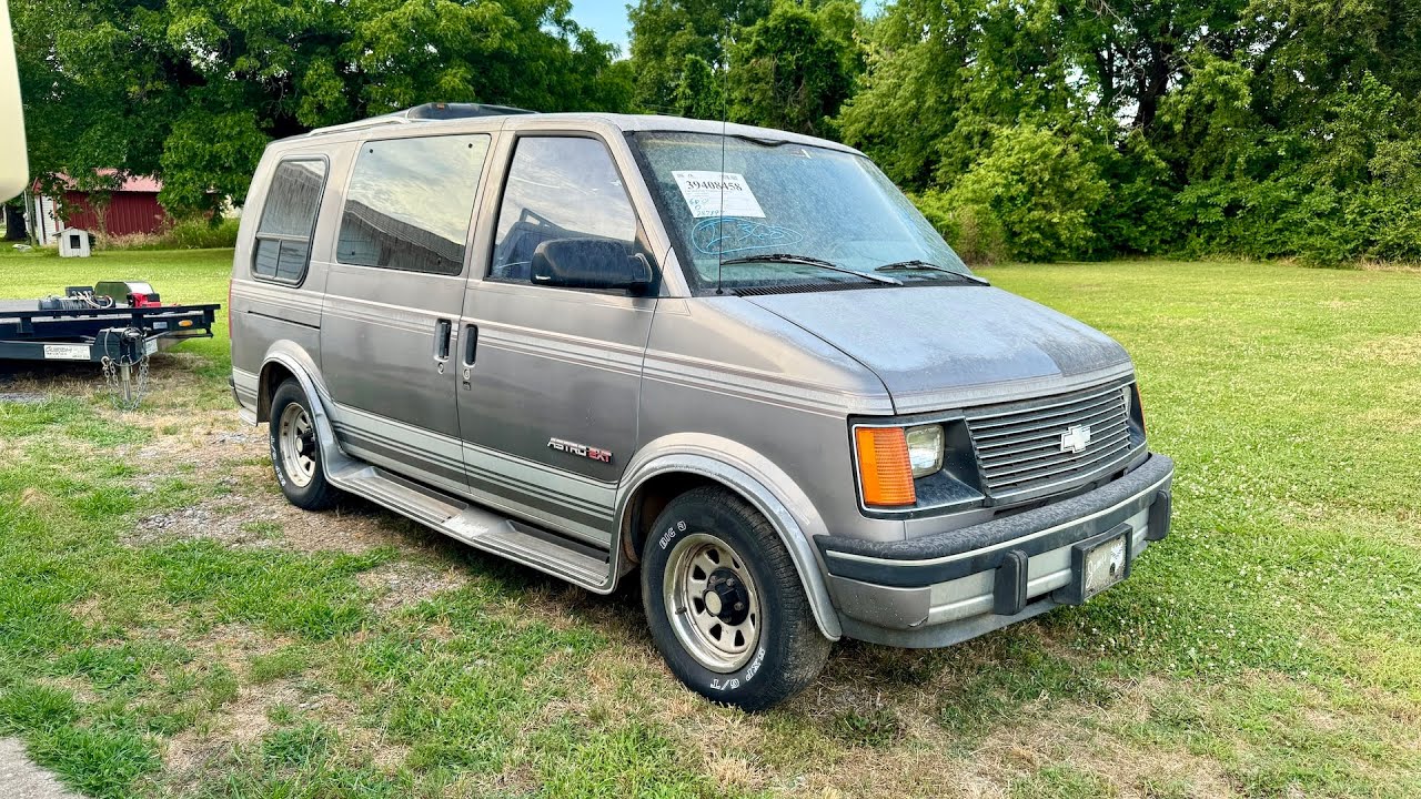 I Won this 1993 Chevy Astro Conversion Van for $375 from IAA! Will it Run and Drive?