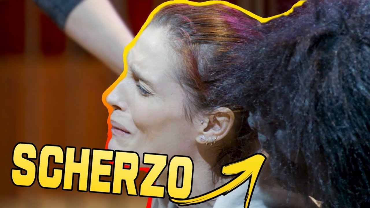 'NON GIRARTI! Hai un ANIMALE CATTIVO dietro!' i Mates mi fanno uno scherzo BRUTTISSIMO! Socialface3