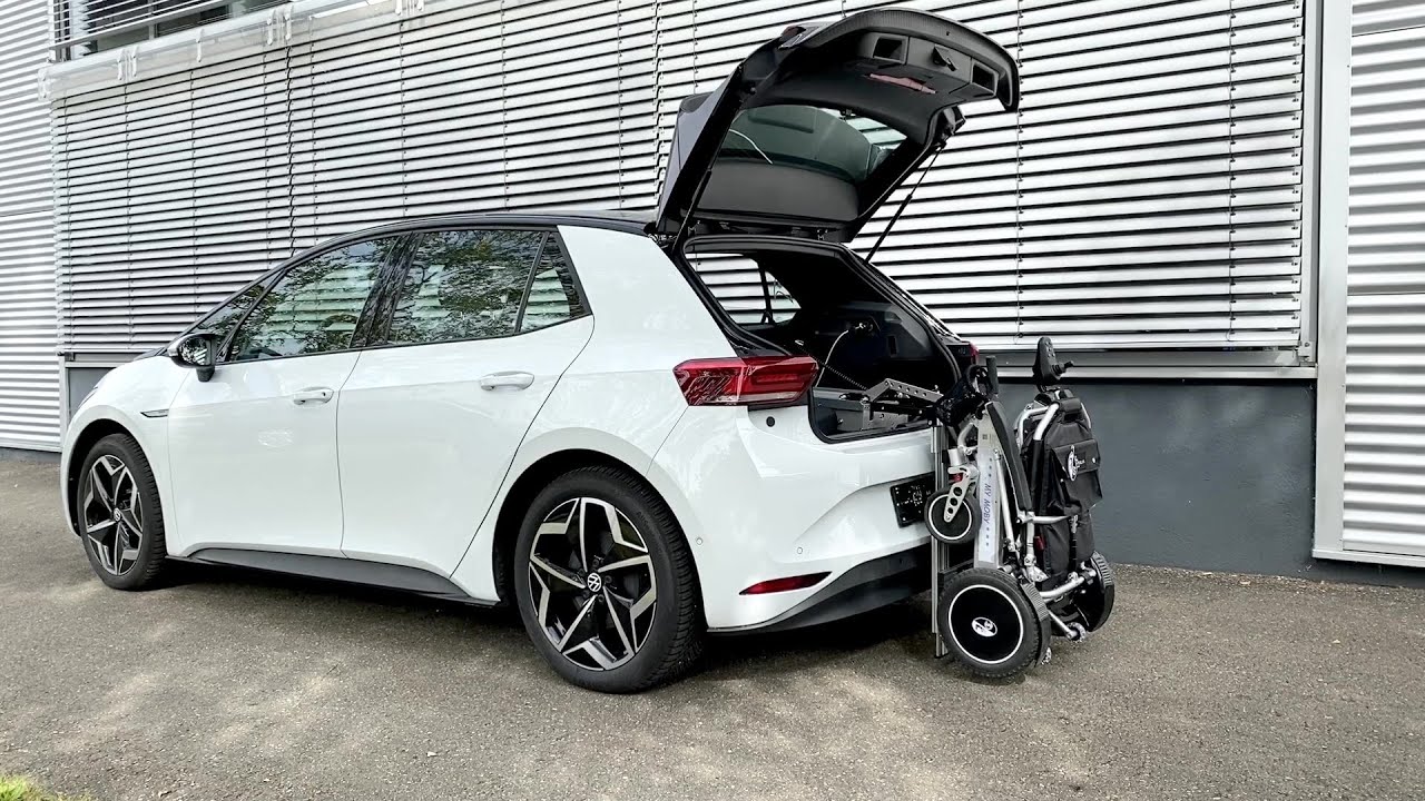 Rausch Technik LADEBOY mit Volksrolli im VW ID 3