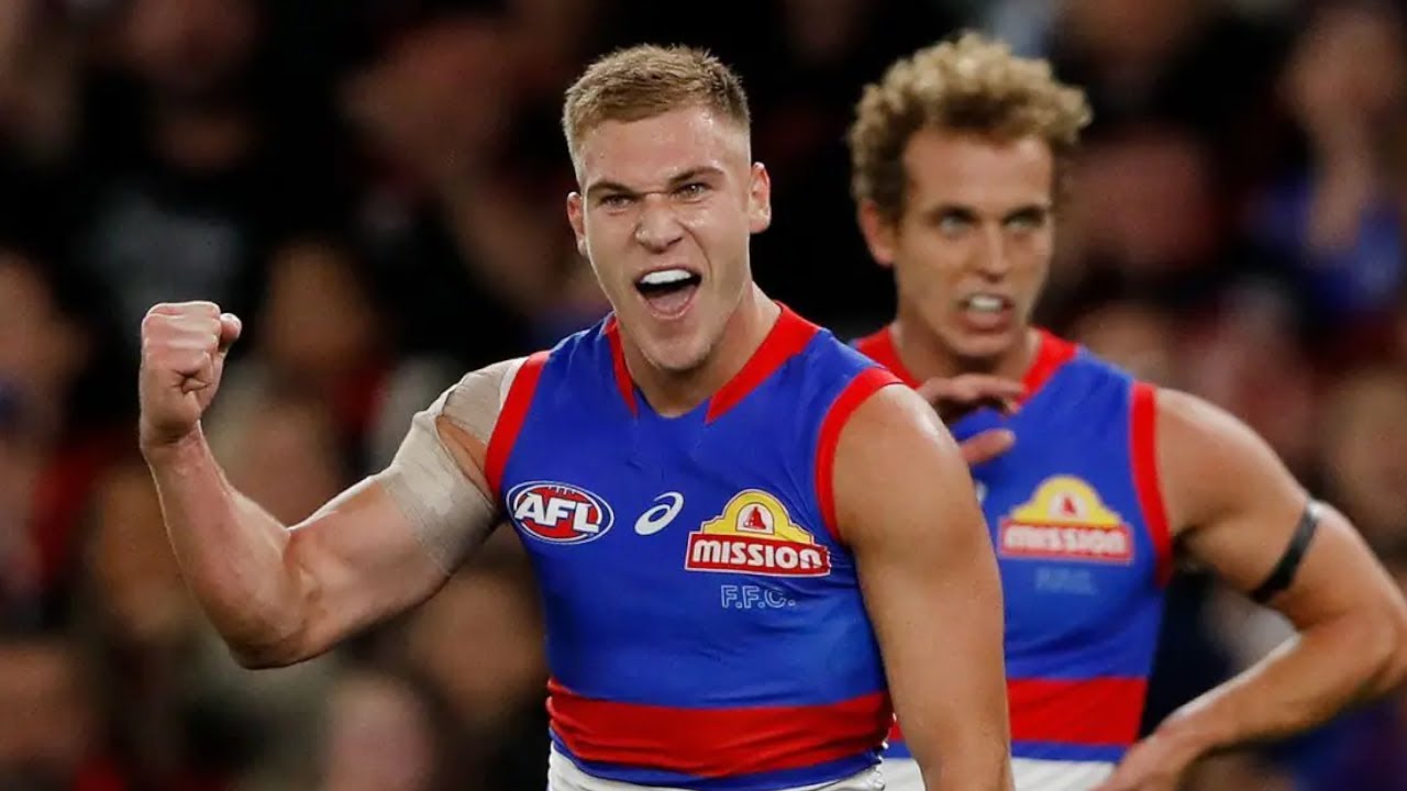Robbie McComb AFL Debut Highlights (11 Disposals, 4 Tackles)