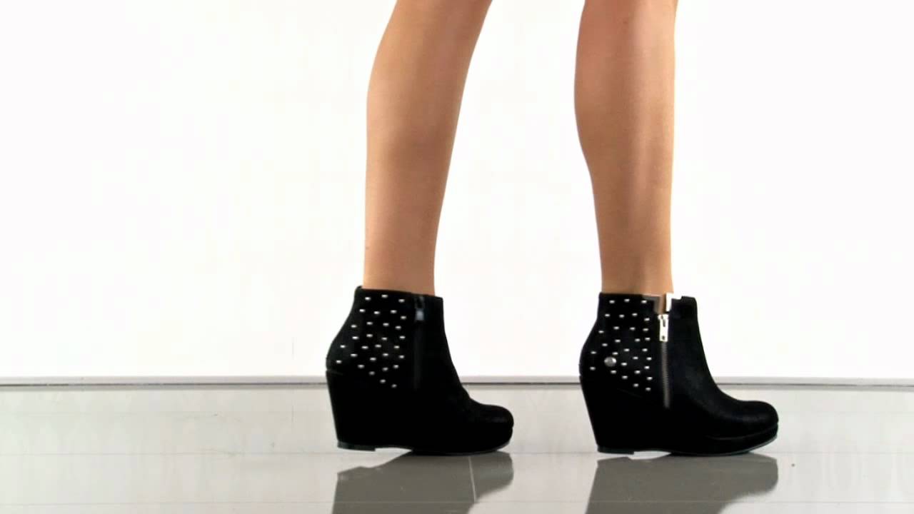Silass in Black Shiny Studded Blink