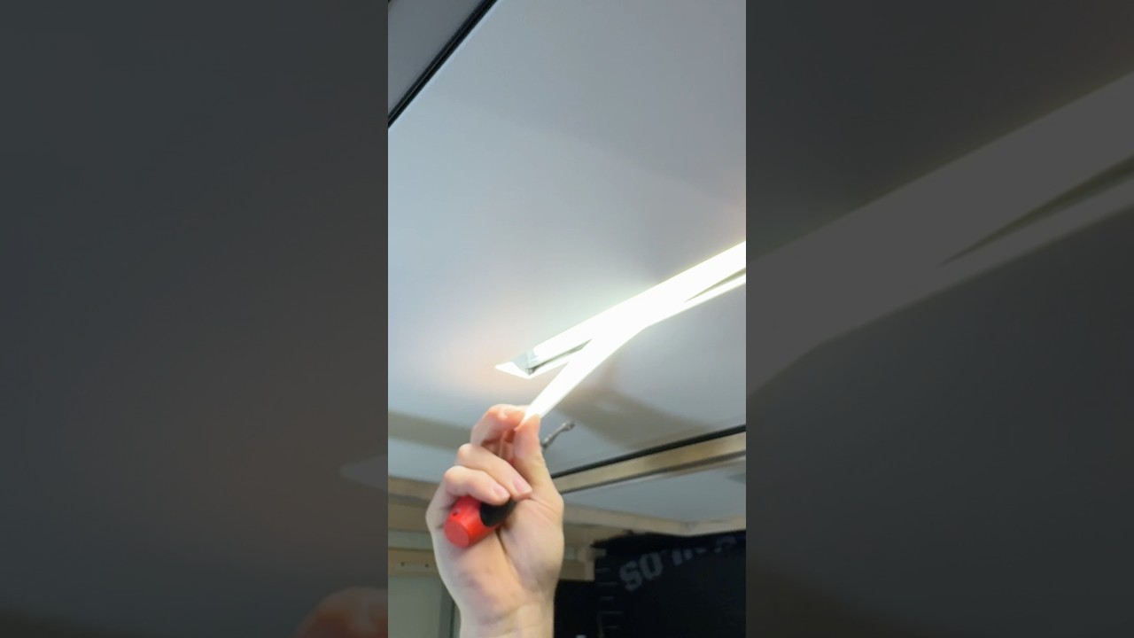 Демонтаж рассеивателя на световой &laquo;BORZZ LIGHT 30&raquo; от FLEXYPRO