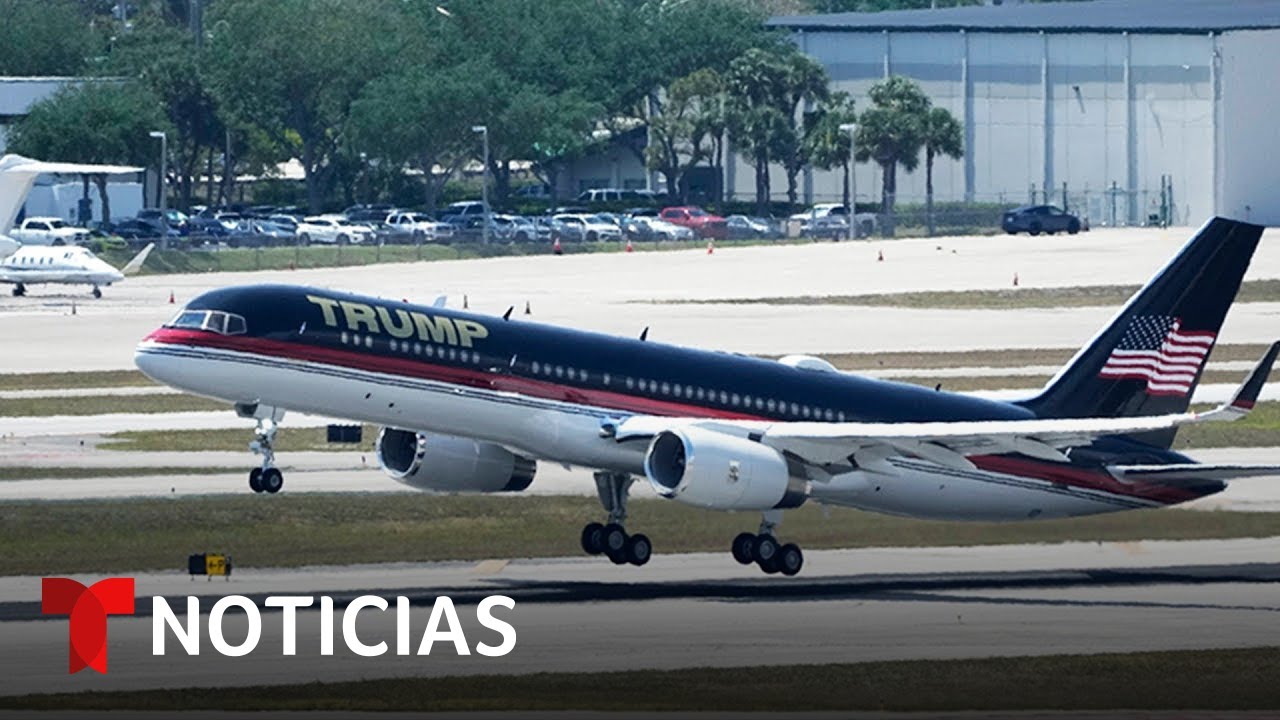 En video: Trump regresa a Florida en su icónico avión | Noticias Telemundo