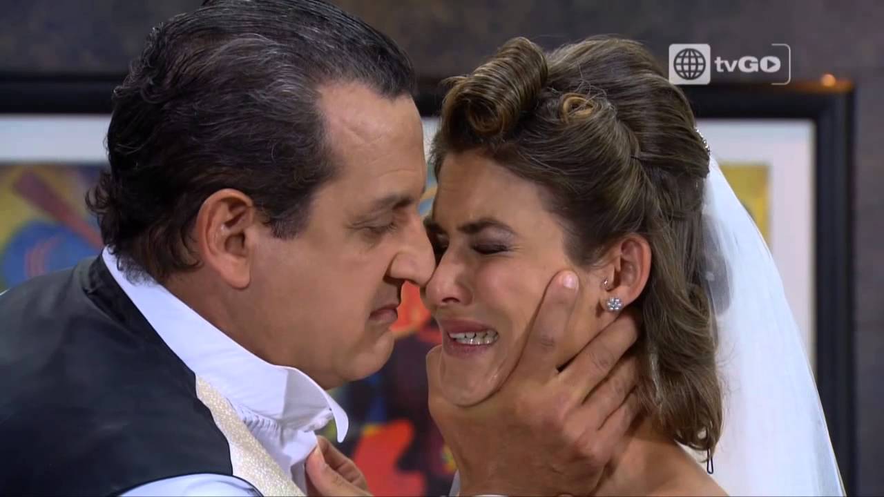 Al fondo hay sitio: Miguel Ignacio De las Casas rechazó a Rubí - 20/08/2015