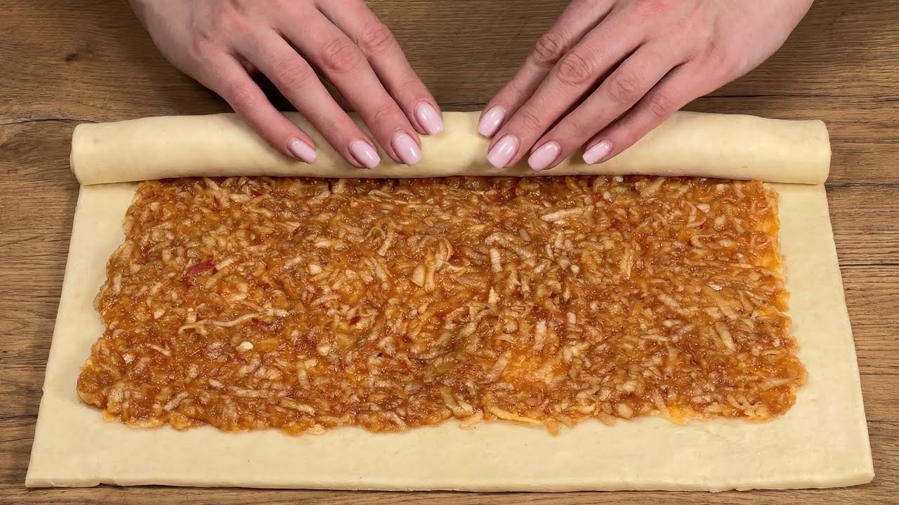 Wenn Sie Blätterteig und 2 Äpfel haben, ist hier ein beliebtes Familienrezept! Lecker und einfach!