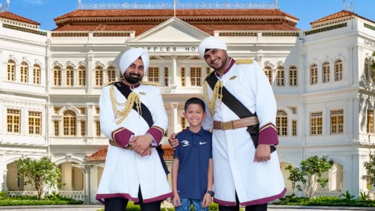 Inside the Iconic Raffles Hotel Singapore 🏨 | Ultimate Luxury Tour & History!