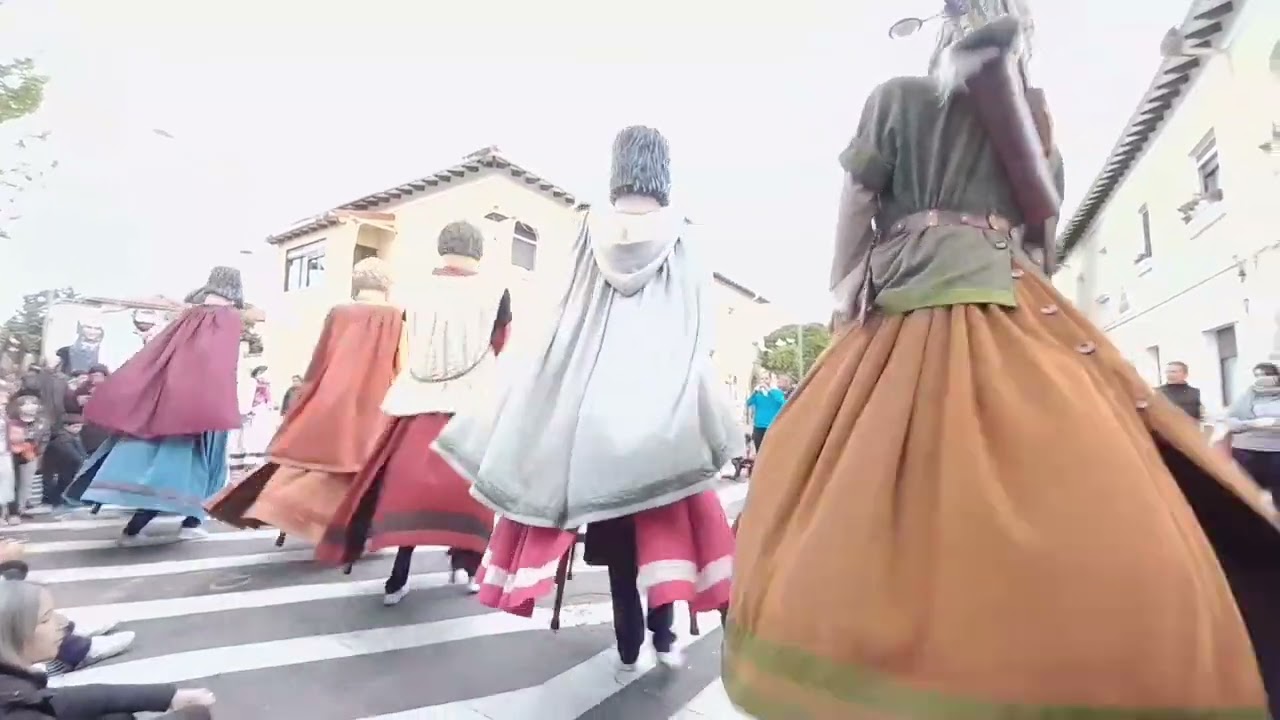 Txantreako erraldoiak 2024ko jaietan/Gigantes de la Txantrea en fiestas 2024