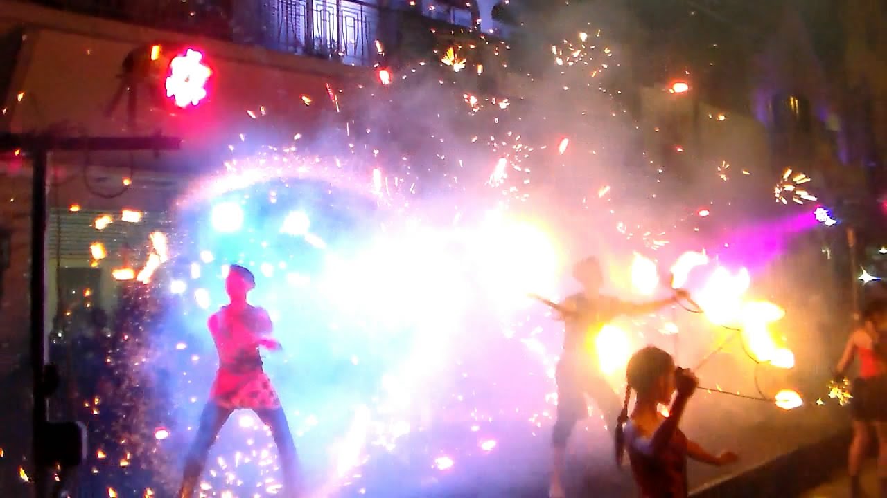 Atraksi Tari Api Super Keren- Fire Obor Dance- Malioboro Night Festival