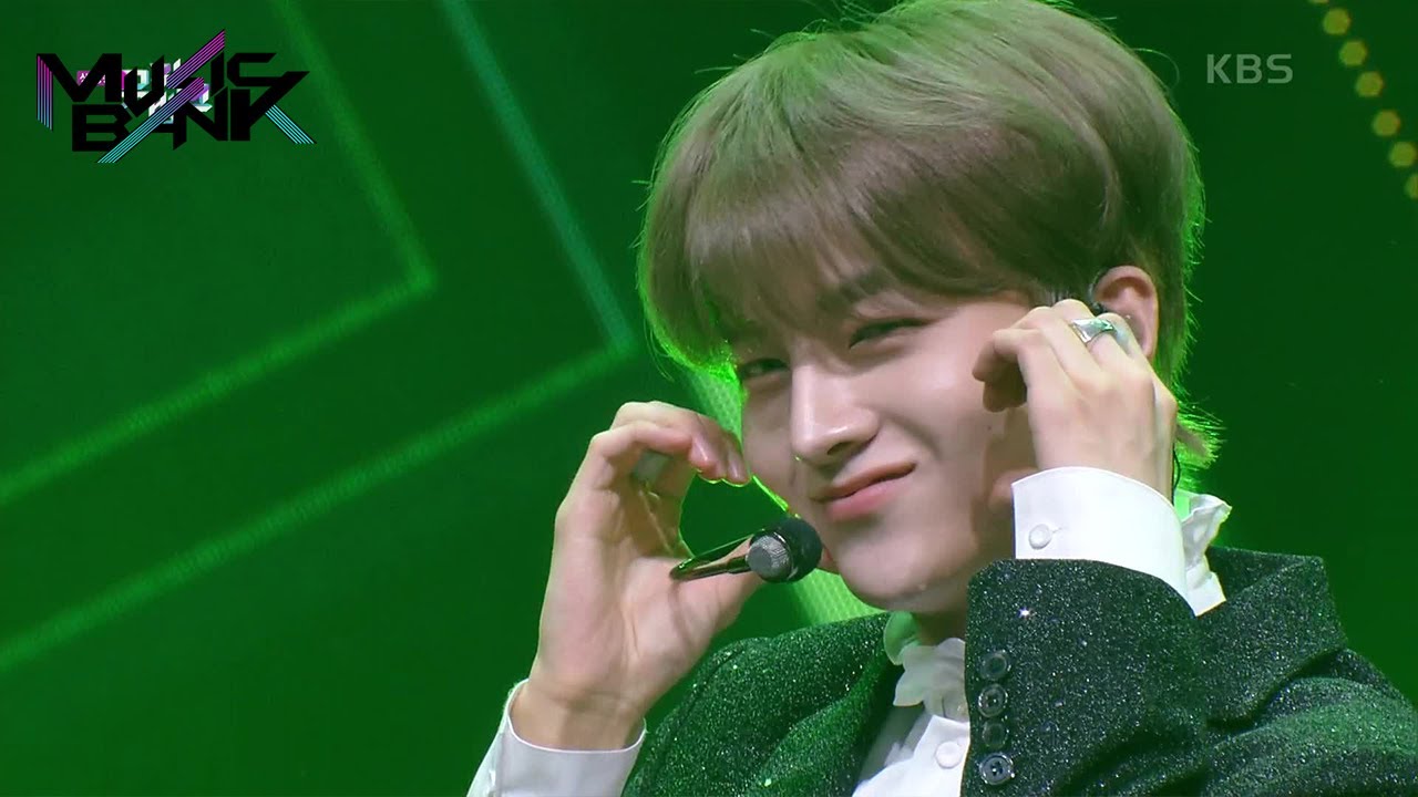 DRIPPIN(드리핀) - Switch (Music Bank) | KBS WORLD TV 220225