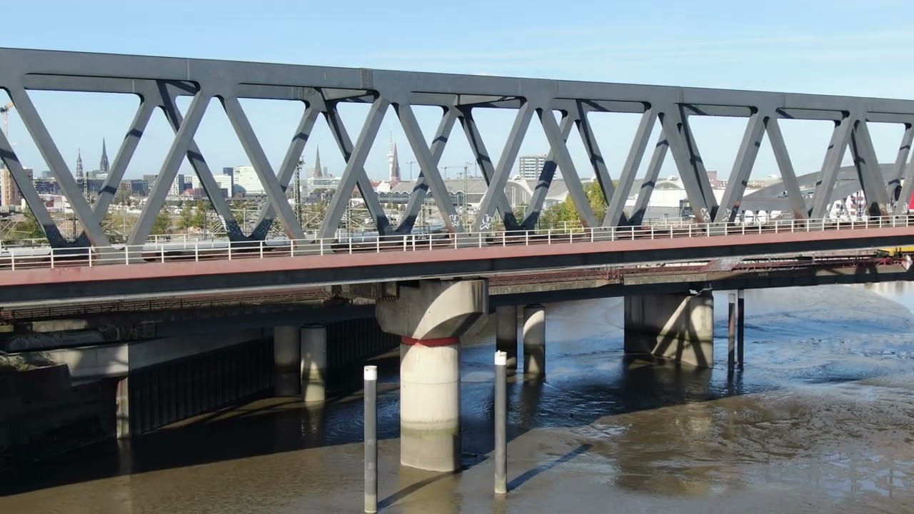 09102022 DRONE Hamburg Elbbr&uuml;cken Billhafen L&ouml;schplatz