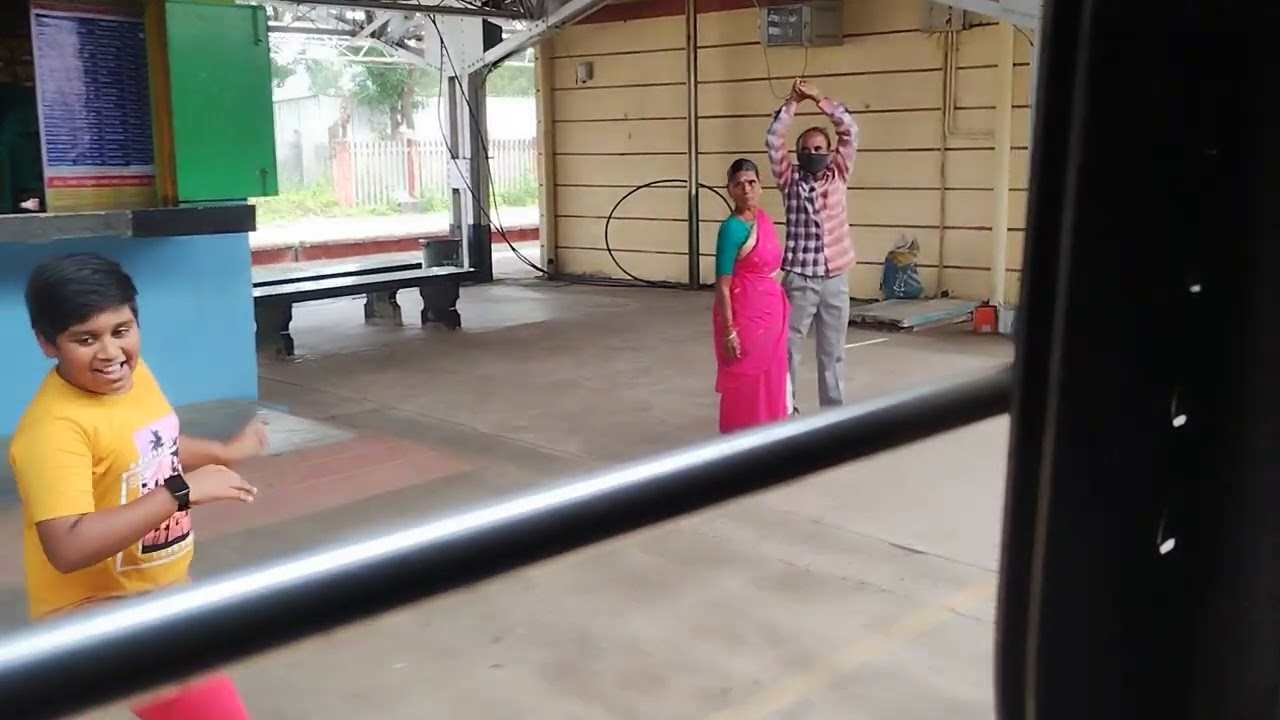 22675 MS TPJ Cholan express arriving and departing Tirupadripulyur