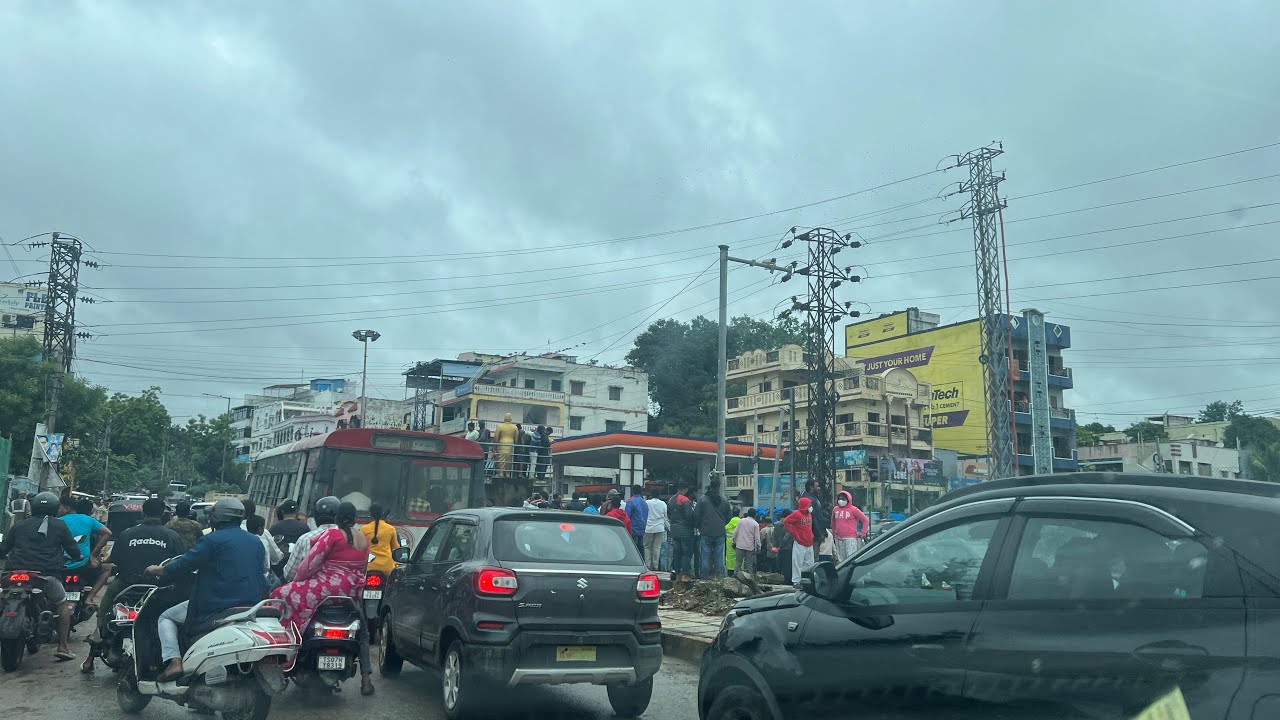 || Naa Chinnapati Colony Etlundho Chudandi || Hyderabad @NamastheMacha