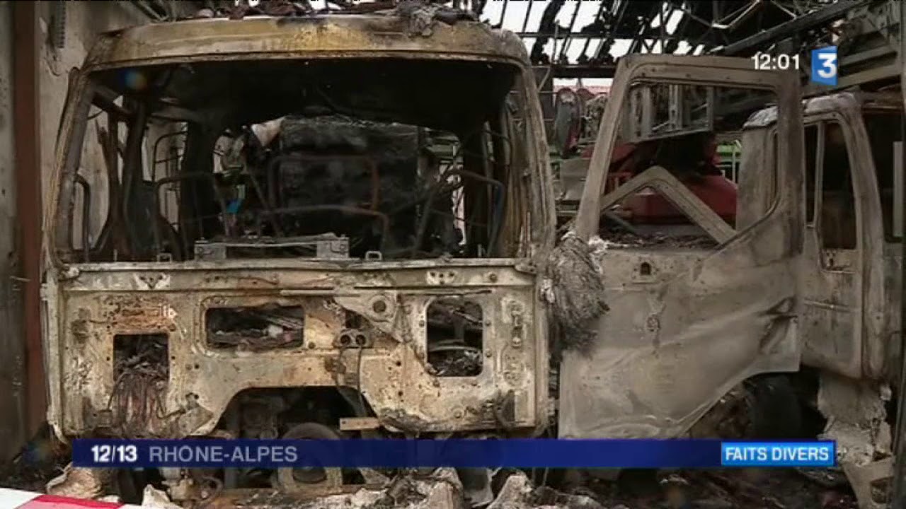 Loire : incendie à la caserne de pompiers de Montbrison, quatre pompiers blessés légèrement