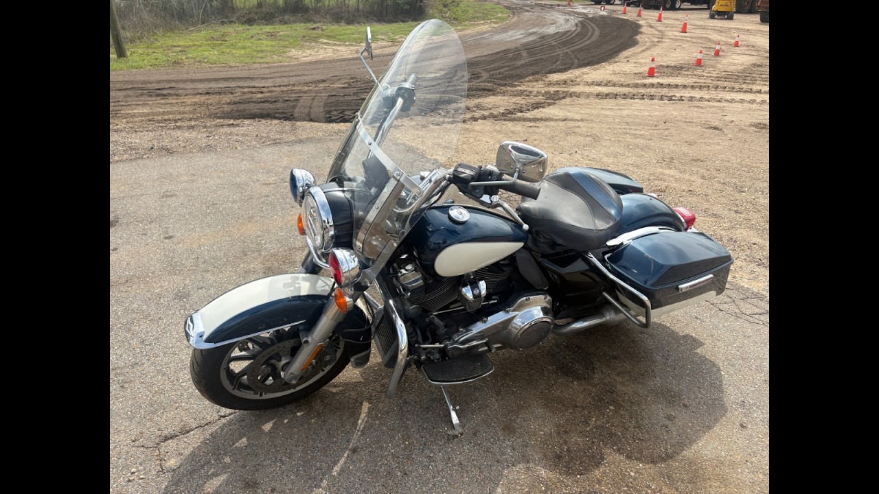 2020 Harley Davidson Road King Police Motorcycle (26,595 Miles)