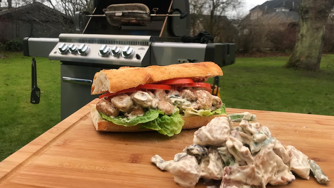 Grillopskrift - Kyllingesalat i rotisserikurv