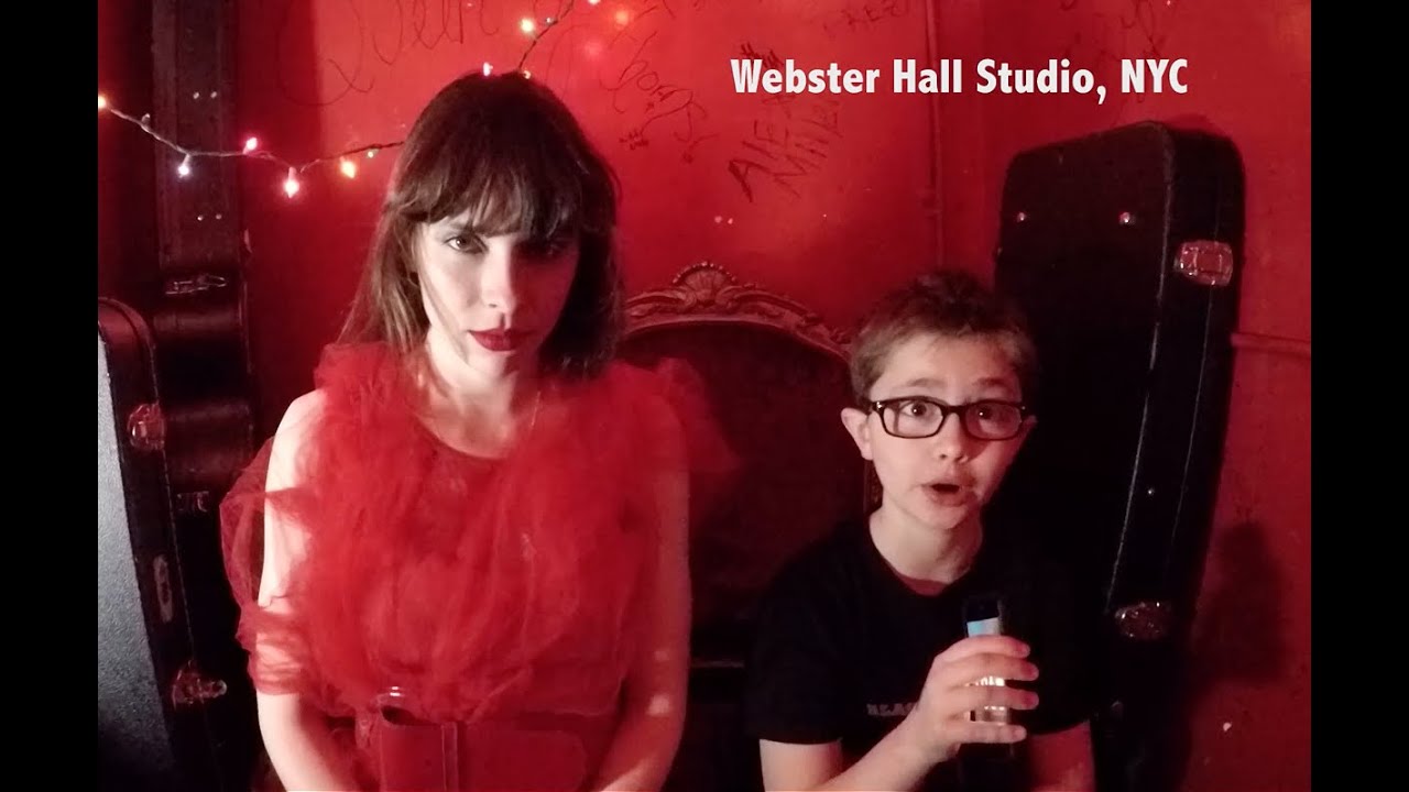 Teri of Le Butcherettes interview with Elliott: school bullying, Donald Trump, & more