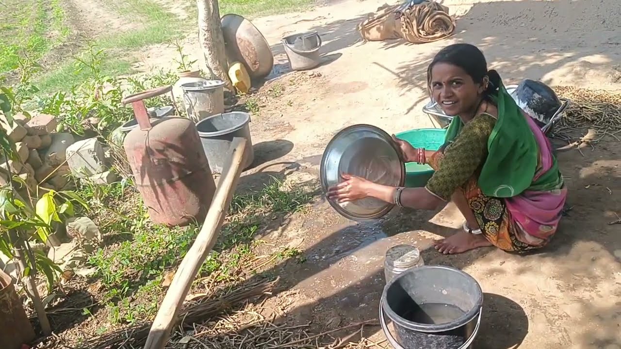 આજે તો દહીં વઘાર બનાવ્યું હતું અને બાજરીના રોટલા પણ બનાયા હતા