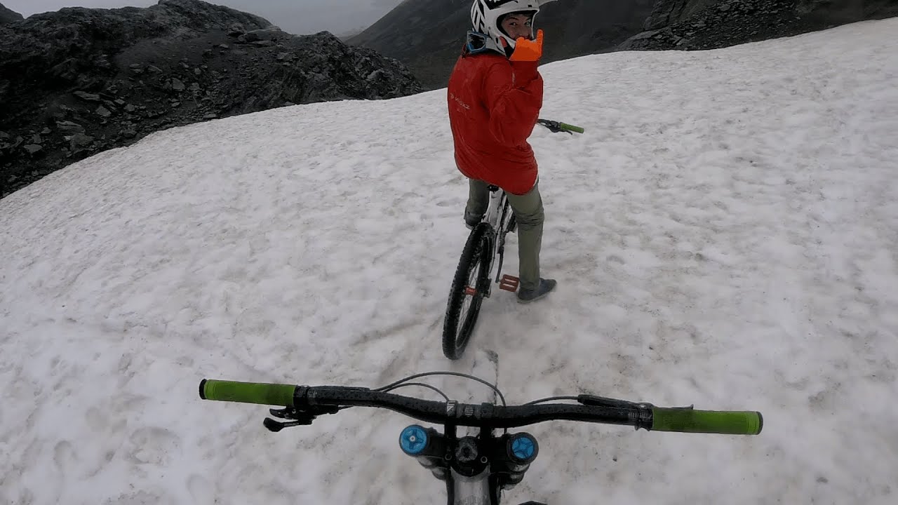 ¡Bajada a fondo en bici en el Glaciar Martial! ¡Tremendo descenso en Ushuaia!