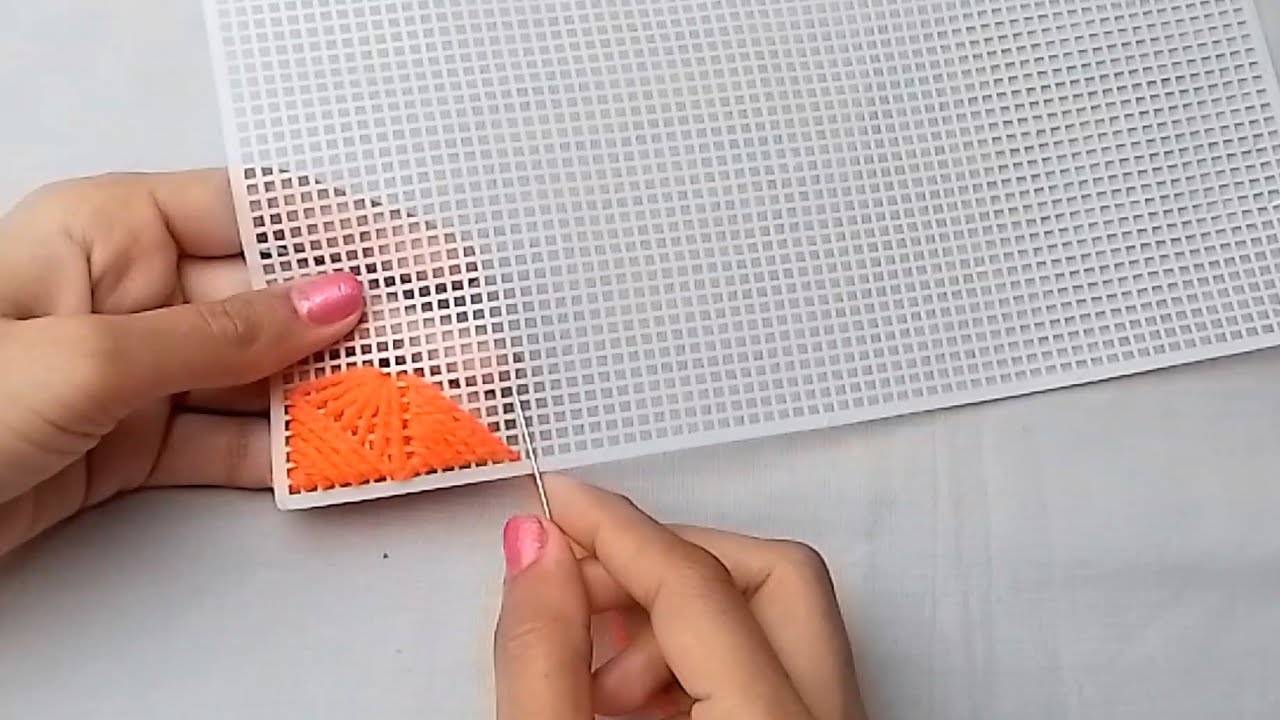 💕VERY SIMPLE PLASTIC CANVAS DESIGN FOR HAND FAN 🦋