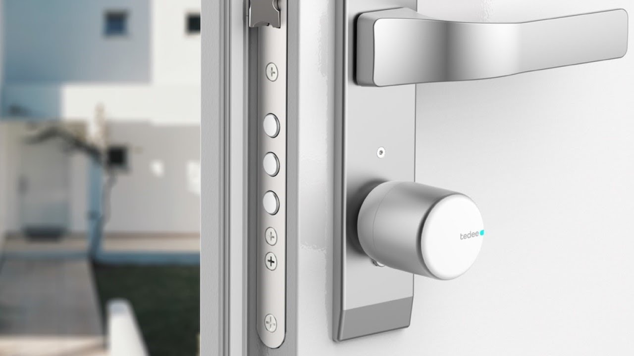 Tedee smart lock | Open your door with smartphone or apple watch | Apple HomeKit accesory