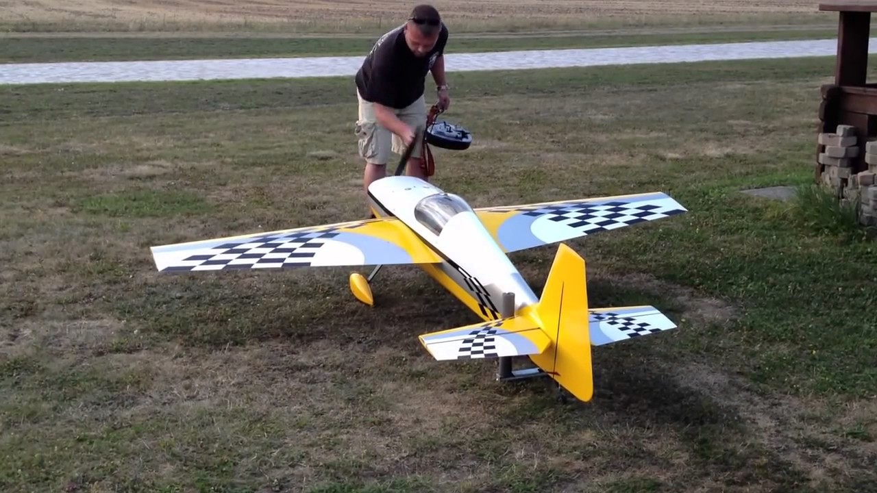 CARF Extra 260 mit DA120 maiden
