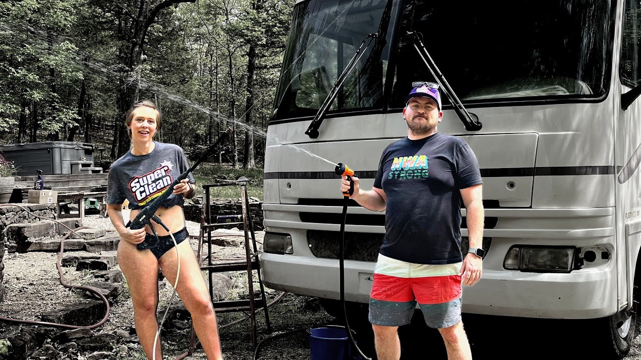 Washing the World’s Filthiest RV with Super Clean