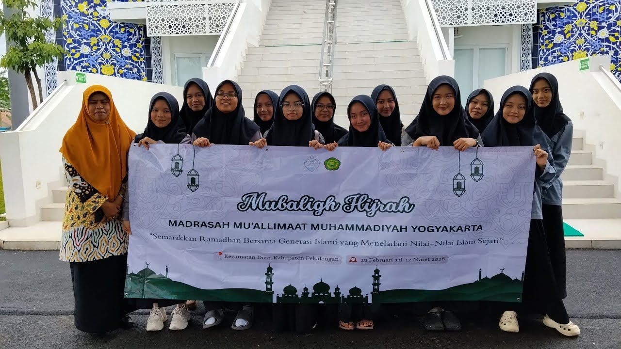 Serah Terima Mubaligh Hijrah Madrasah Muallimaat Jogjakarta Di PCM Doro