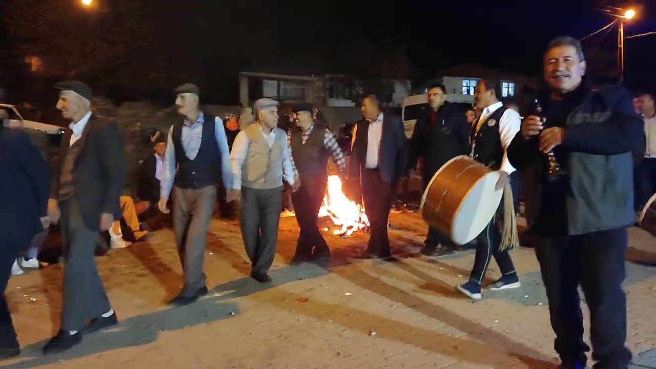 Ekincik köyünde halaya devam