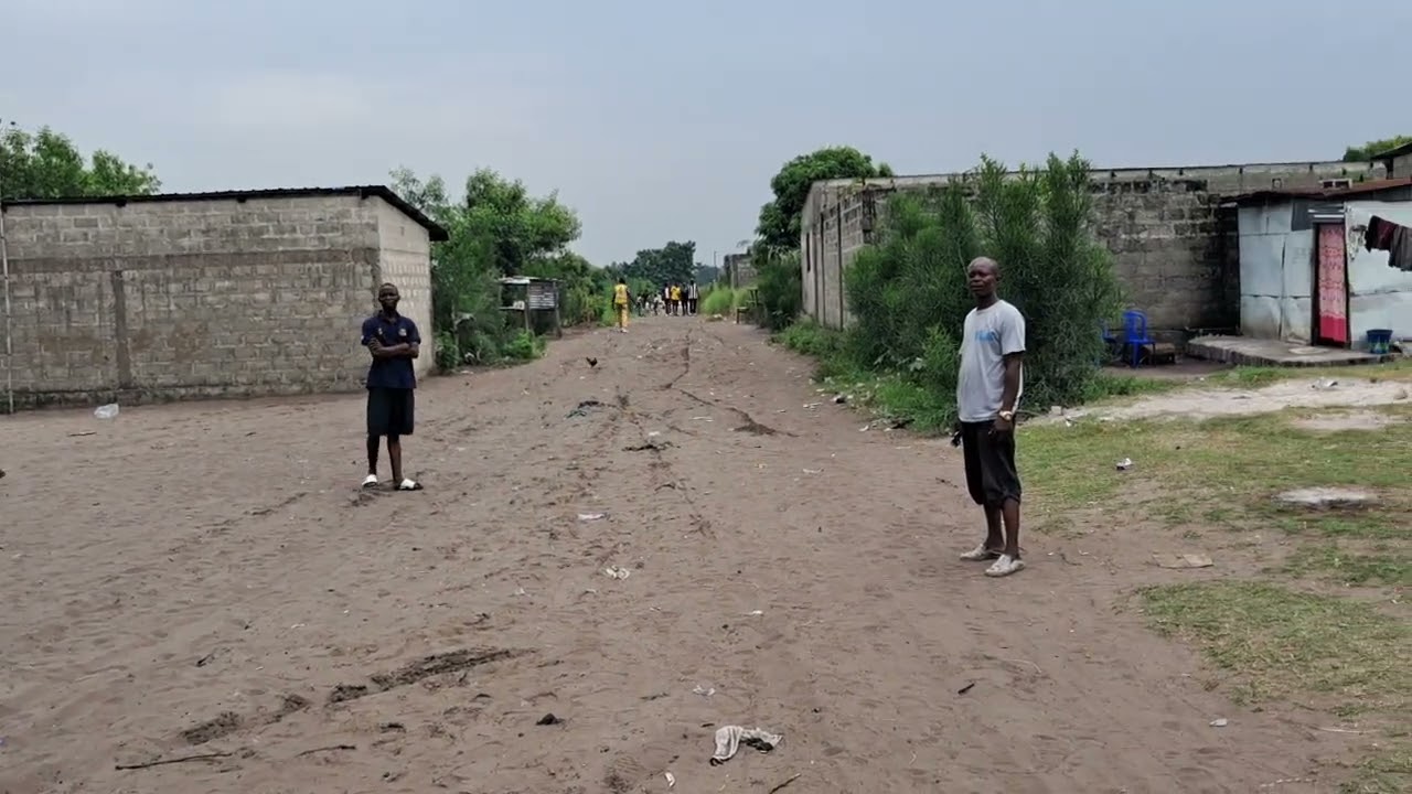 UNE PARCELLE DE 25 m/20  A VENDRE  Á NSELE NON LOIN DE  MACADAM  CONTACT +243810081811