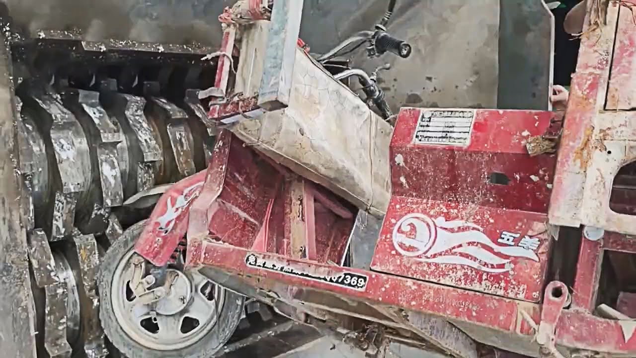 Biggest Crusher Machine Shreds Broken Powerful Cargo Tricycle and Other Stuff