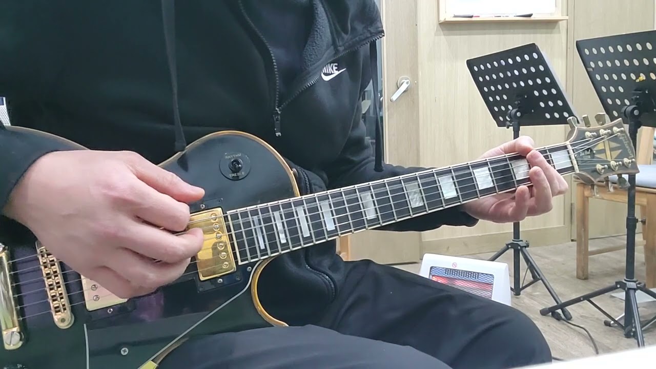 1987 Gibson custom. Install 500k cts pot 4.  With Wolfetone pickup