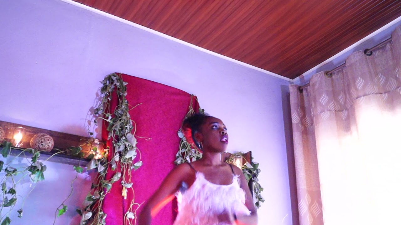 Umukobwa abyiniye abasore turumirwa