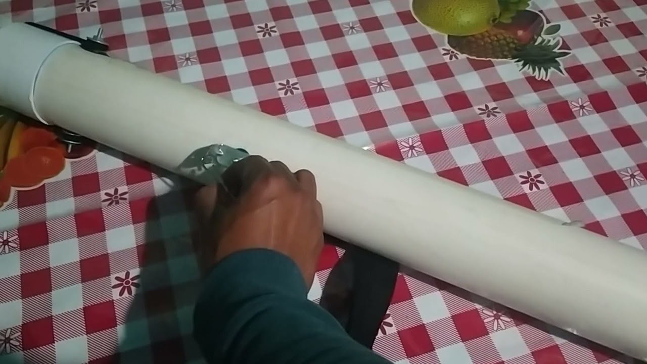 Portaplanos con tubo de PVC.
