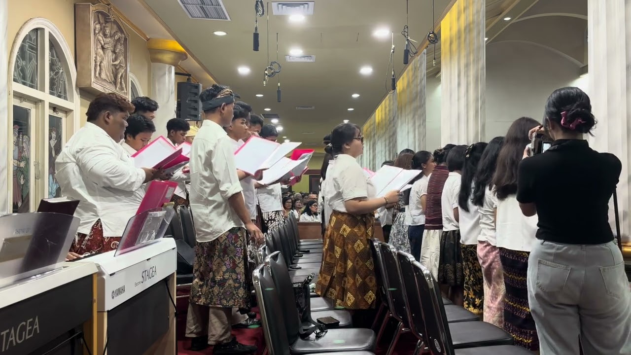 Persembahan Hidup - Soeliandari Retno (Paduan Suara Seraphim - Misdinar Santo Thomas)