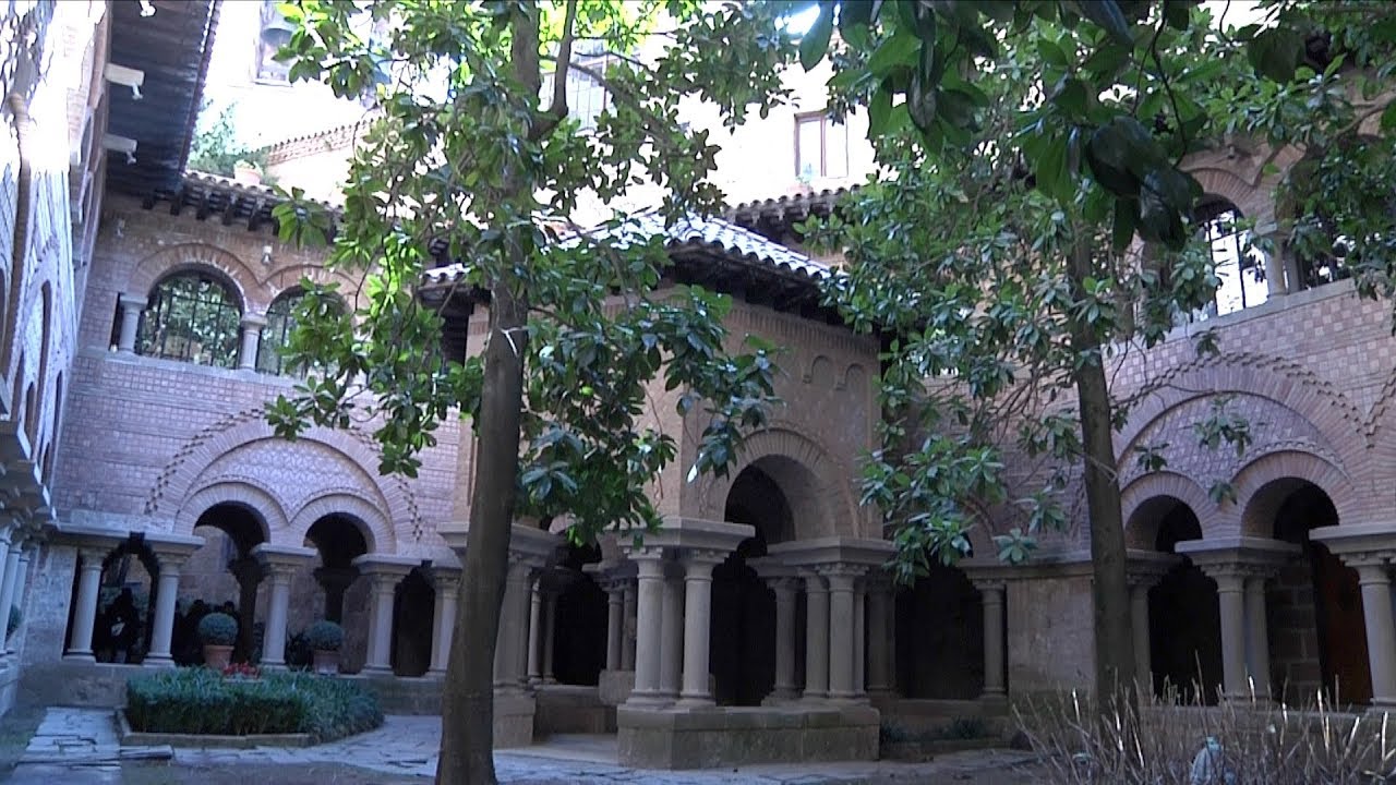 Inauguració de la restauració de l'atri i el claustre de Puig i Cadafalch