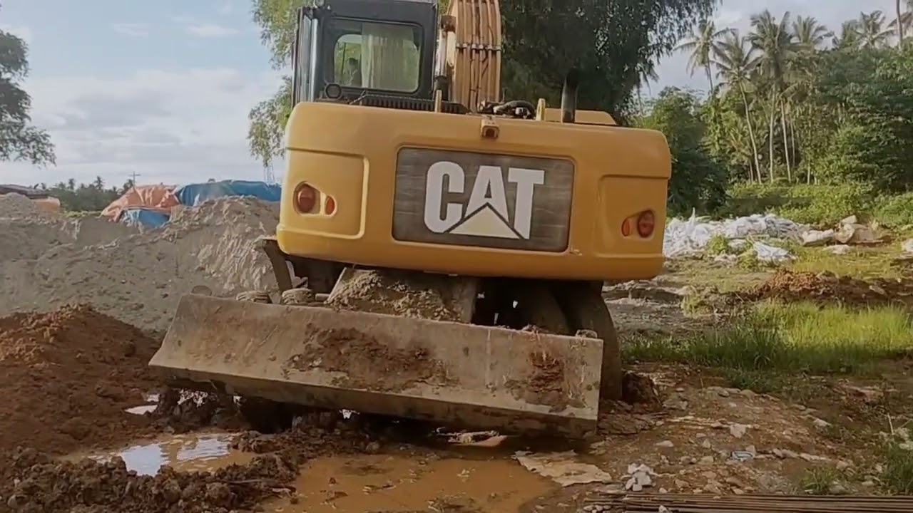 Jesriel the best backhoe operator