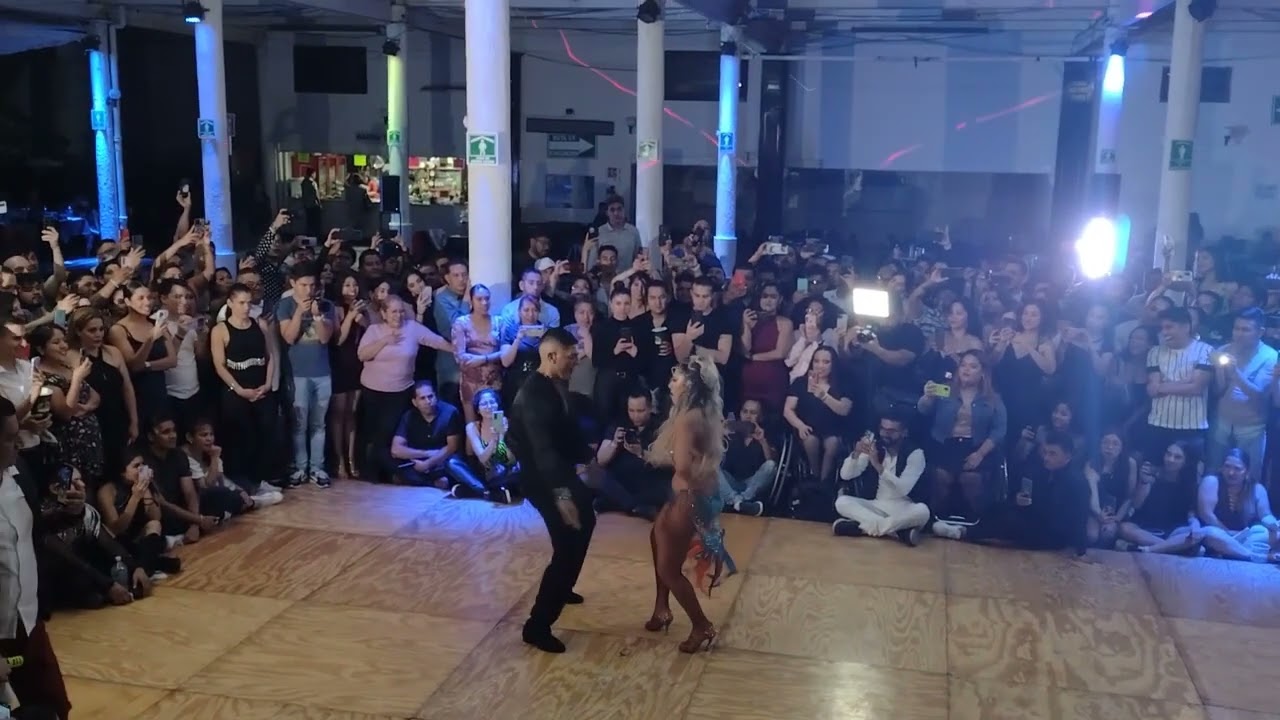 Karen y Ricardo - Centro de convenciones Tlatelolco