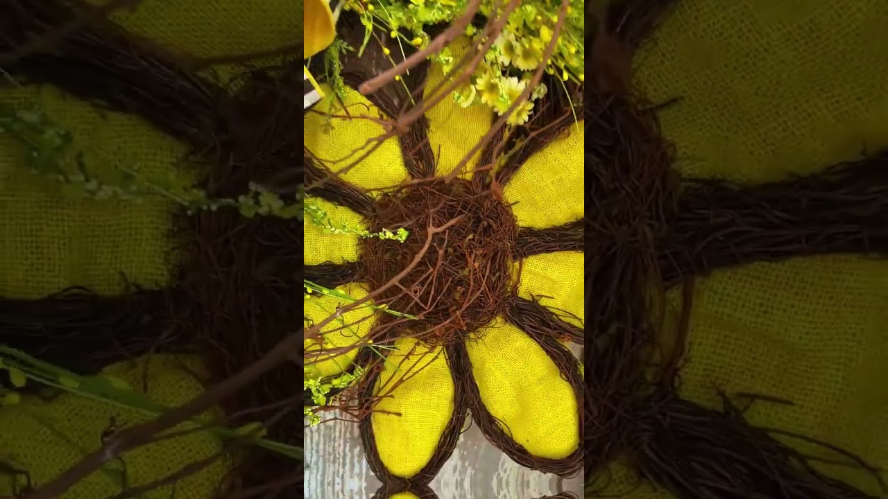Large Summertime Yellow Daisy Wreath | KDS Tutorial for Bold Summer Door Decor
