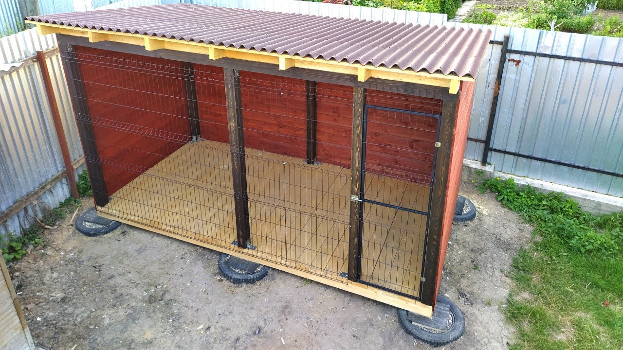 Mixed wood Dog House