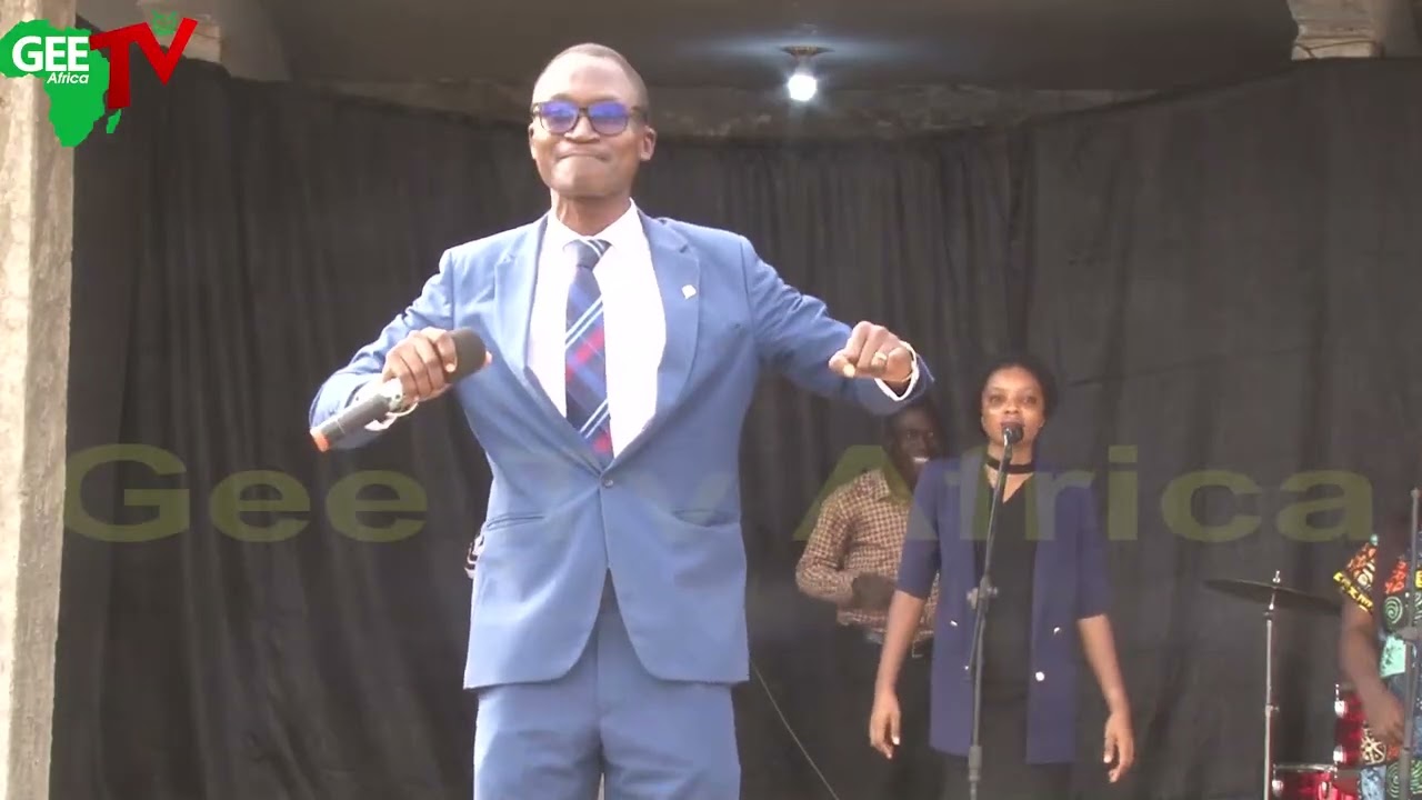 Fakunle Takes Mic At Evening Of Jazz, Hymn, Worship And Praise At Jikowi District Abuja