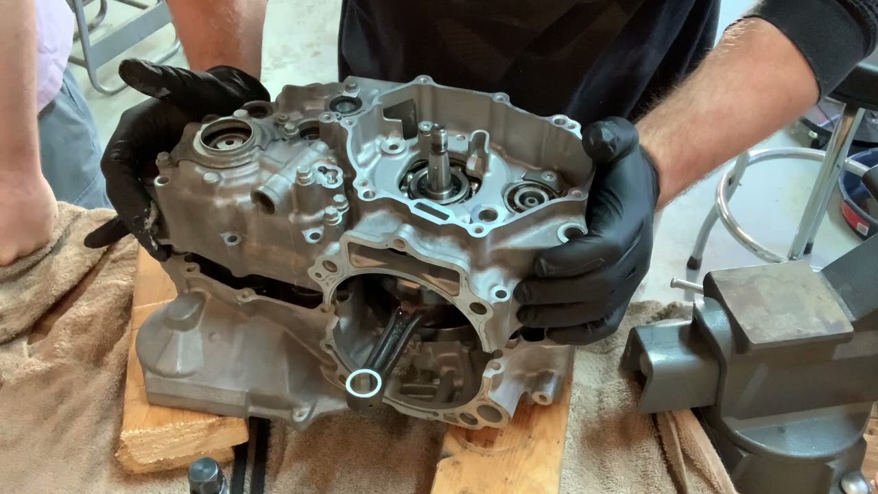 2015 yz450f bottom end rebuild (Timelapse)