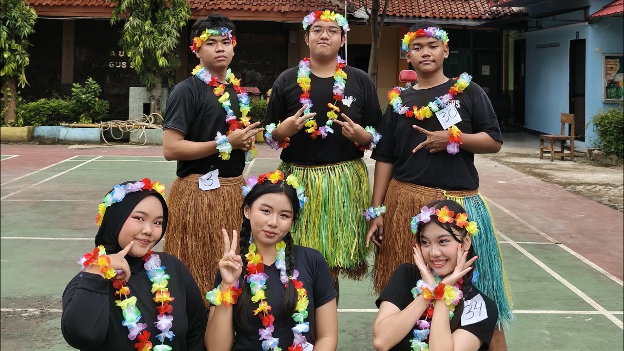 TARI HULA [HAWAI] - KELOMPOK 1