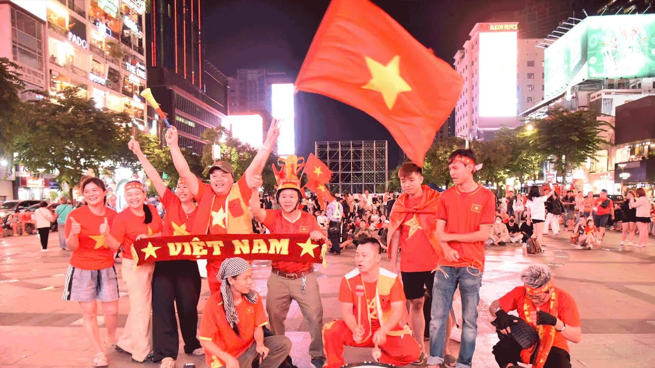 Trực tiếp: Người hâm mộ háo hức trước trận đấu giữa U23 Việt Nam gặp Trung Quốc