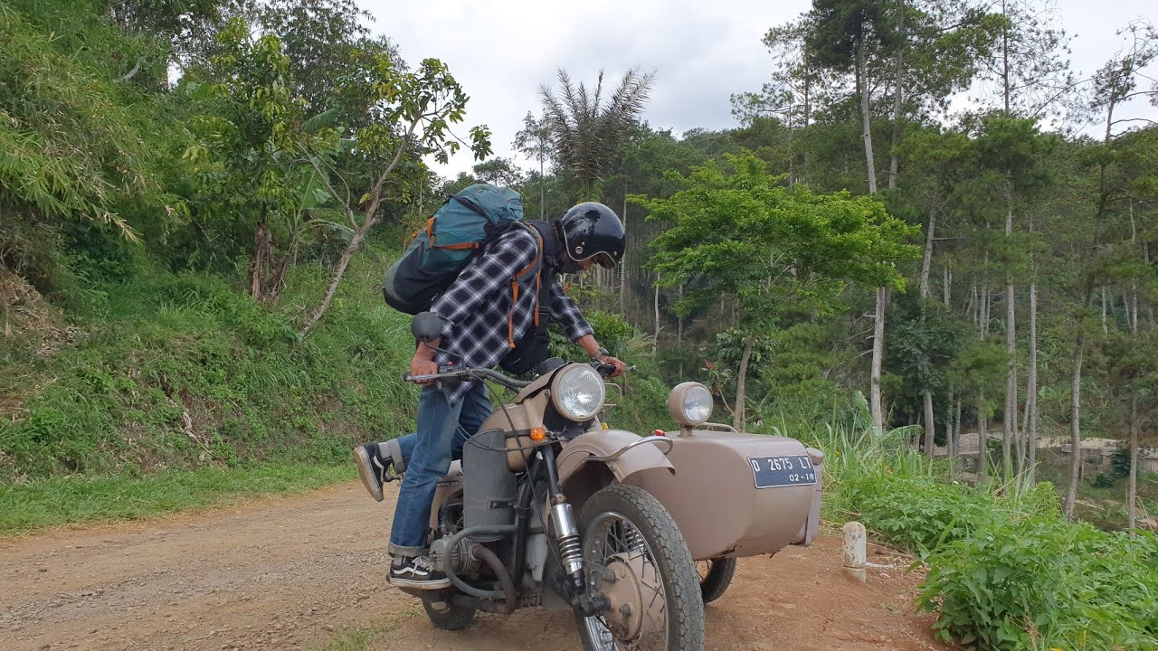 SOLO RIDING WITH MY MOTORCYCLE URAL SIDECAR - COOKING SMOKED CHIKEN ON A ROCK