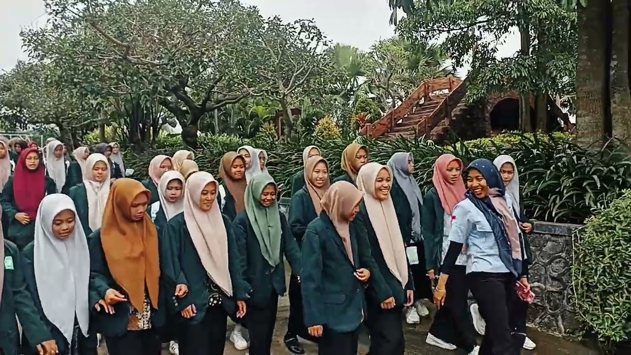 Ekstrakurikuler Karya Ilmiah Remaja MA Maarif NU Blitar