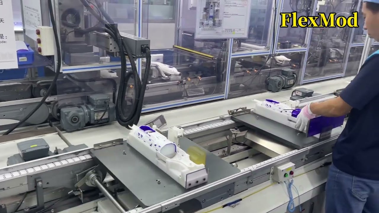 Twin track conveyor for smart production by flexlink  XT
