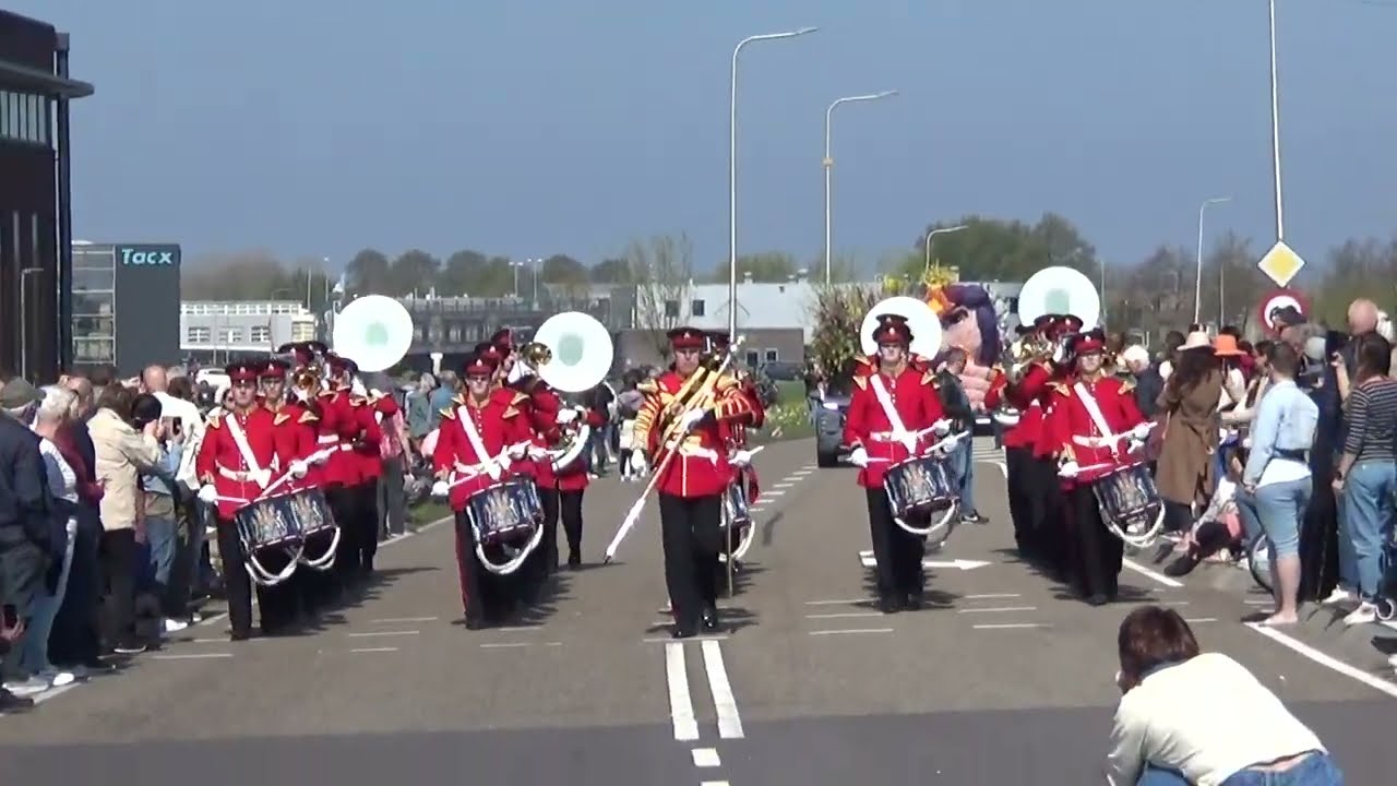 Show Matching & Concert  Band Flora Band Rijnsburg tijdens Bloemencorso naar Sassenheim