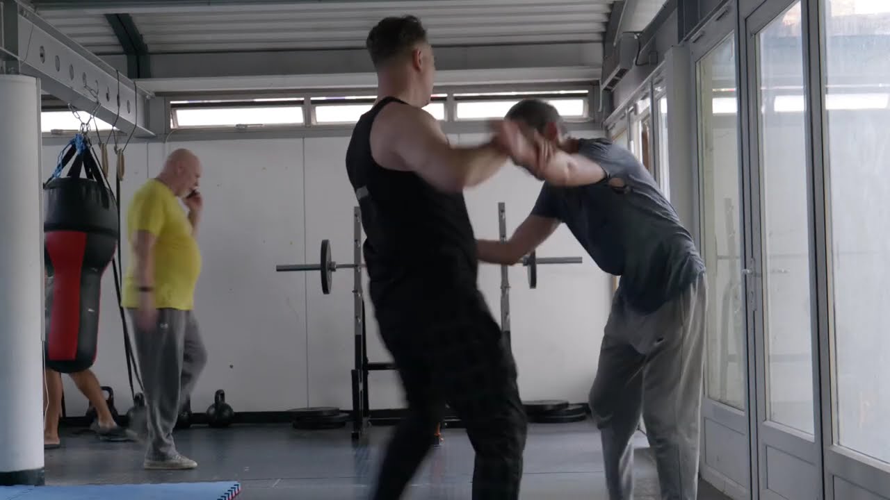 Tai Chi basic exercise ‘grasping the birds tail’