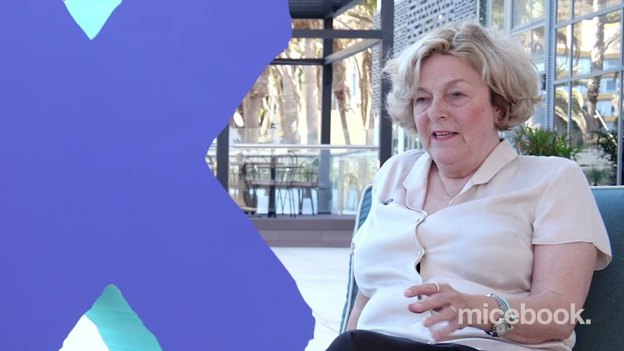 nineteen Unfiltered | Amanda Edgcumbe